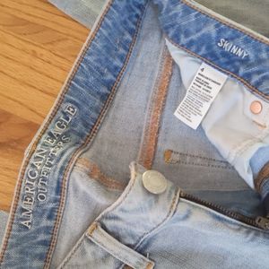 American Eagle - Distressed Skinny - Size 4